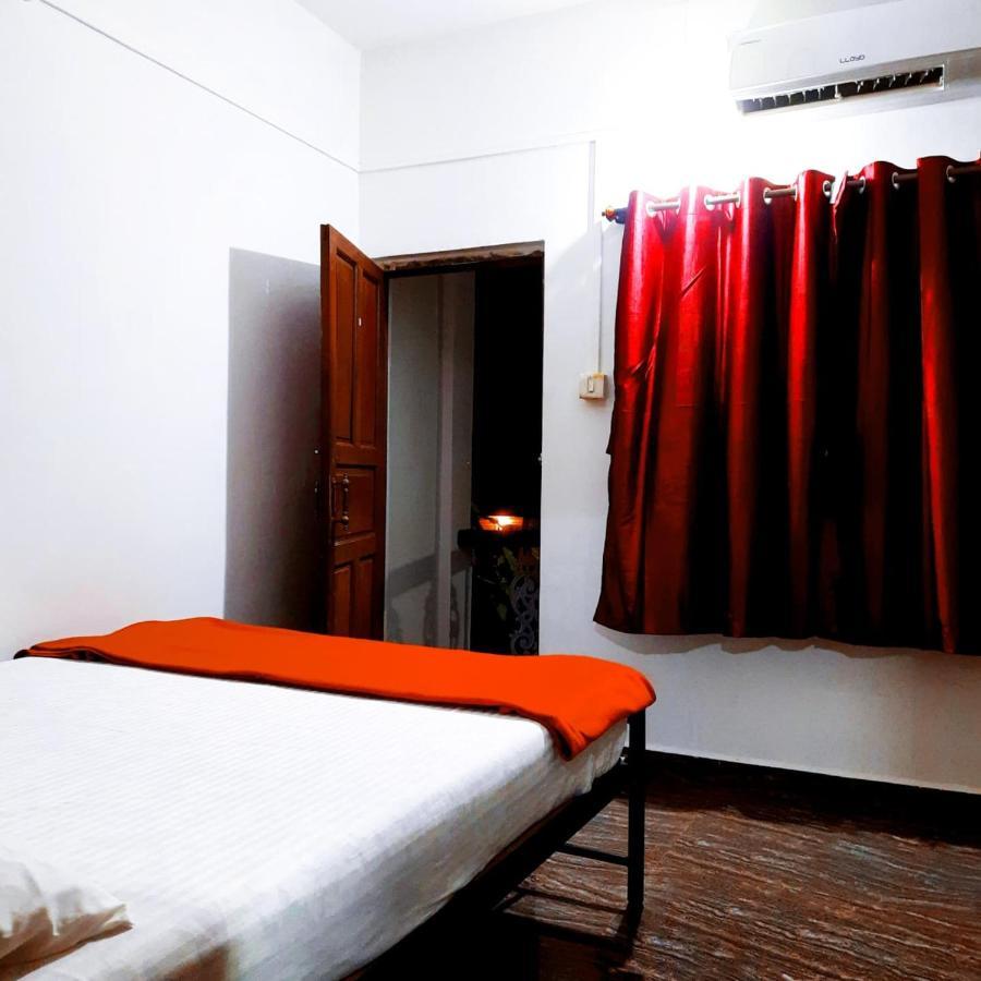 Om Sai Guest House パロレム エクステリア 写真