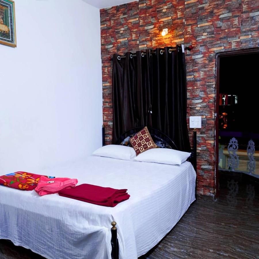 Om Sai Guest House パロレム 部屋 写真