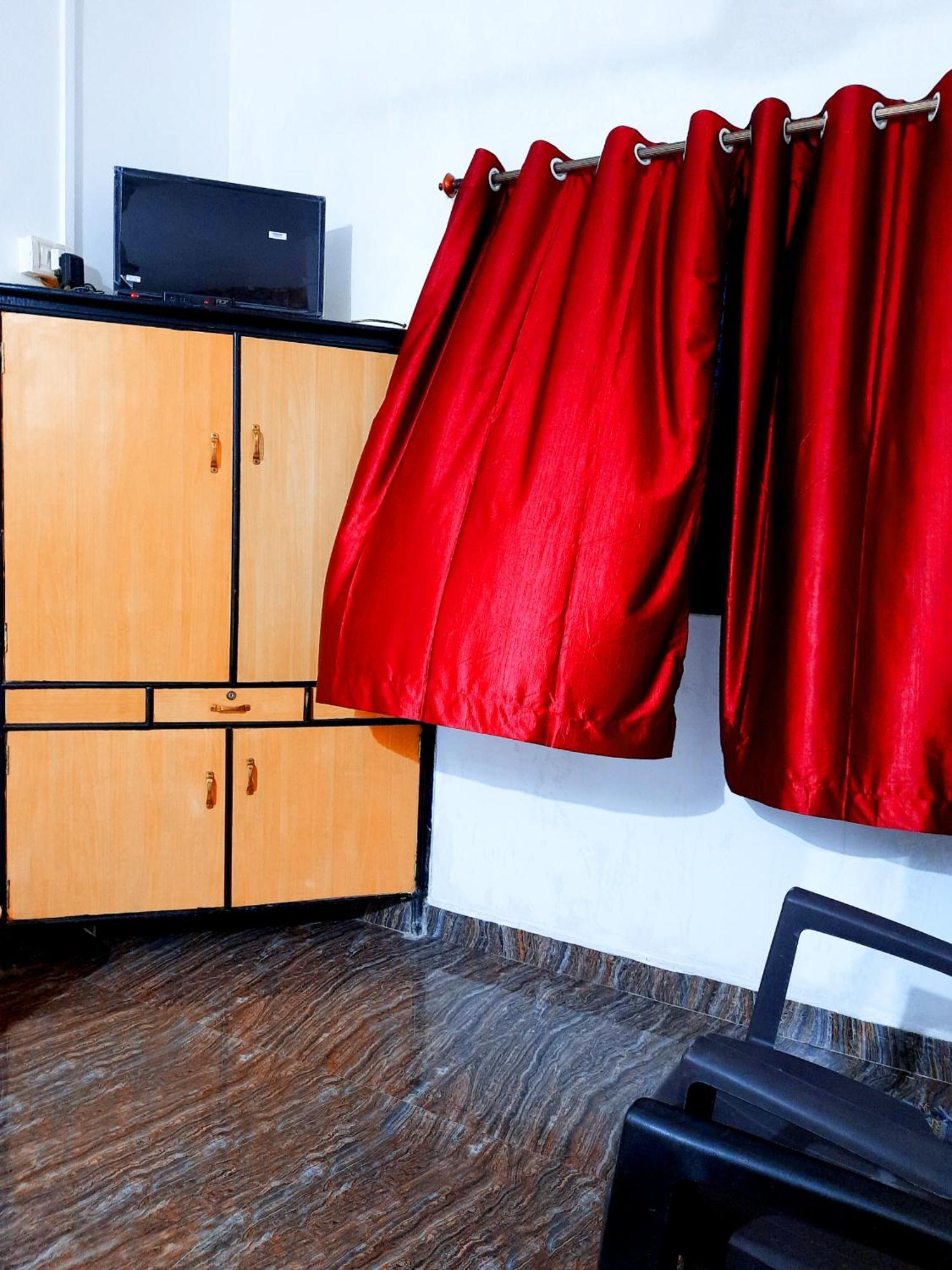 Om Sai Guest House パロレム 部屋 写真